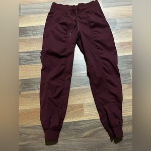 Ladies mid rise lululemon full length joggers